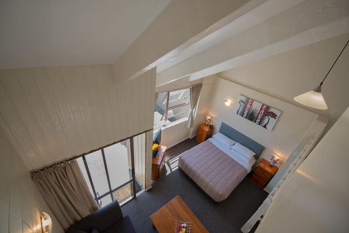 Room 5 of 20