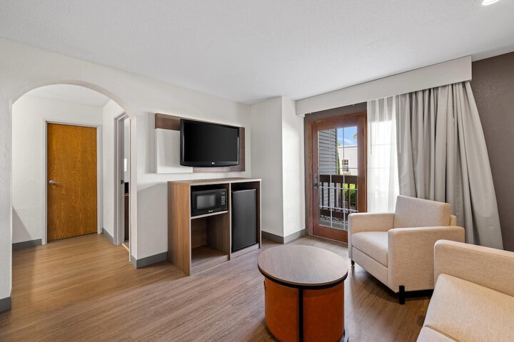 Room 40 of 78