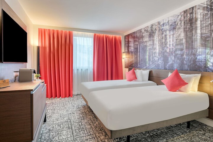 Room 30 of 120