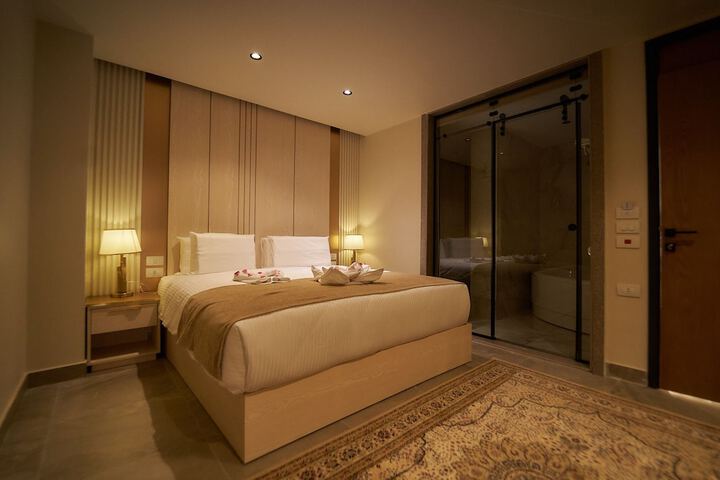 Room 13 of 35