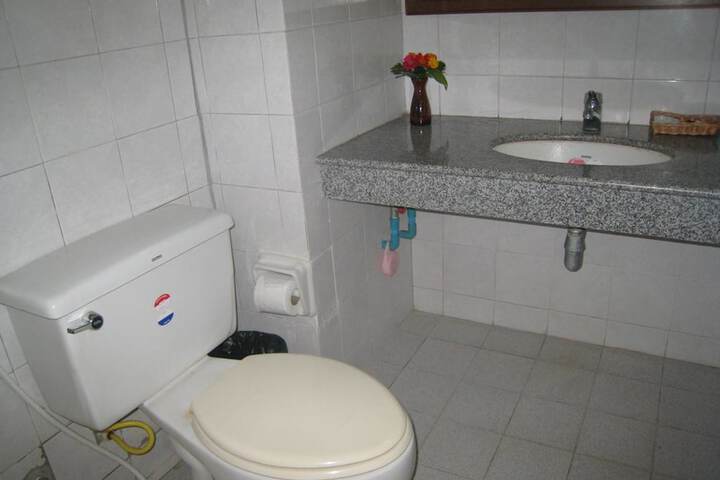 Room 7 of 18
