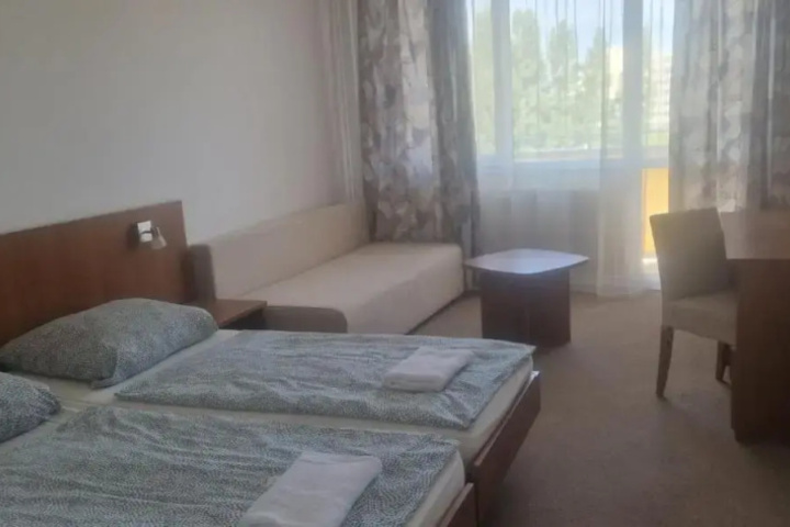 Room 7 of 11
