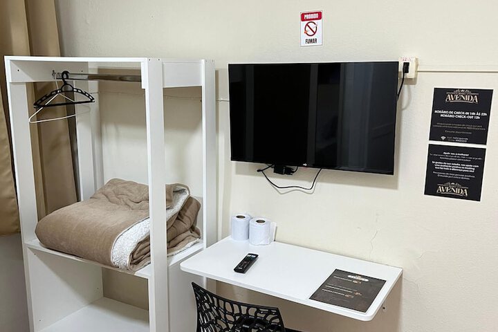 Room 9 of 68