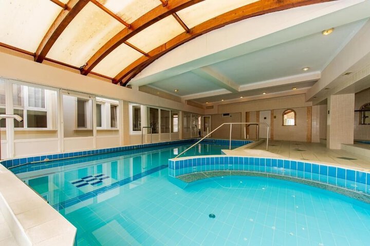 Pool 24 of 48
