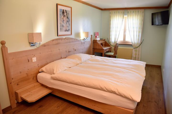 Room 3 of 69