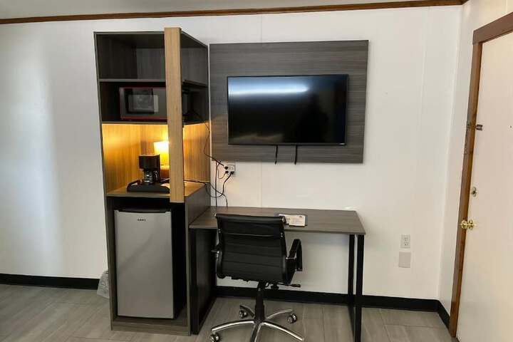 Room 10 of 42