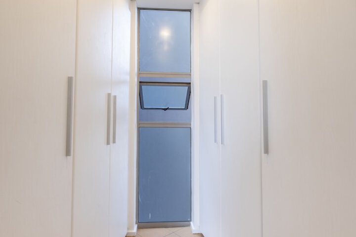 Room 4 of 99