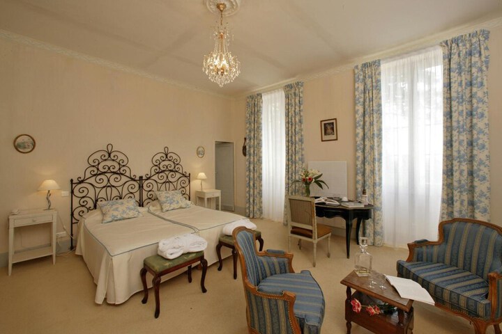Room 11 of 43