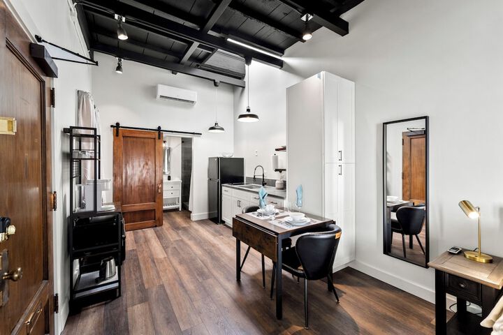 Room 72 of 191