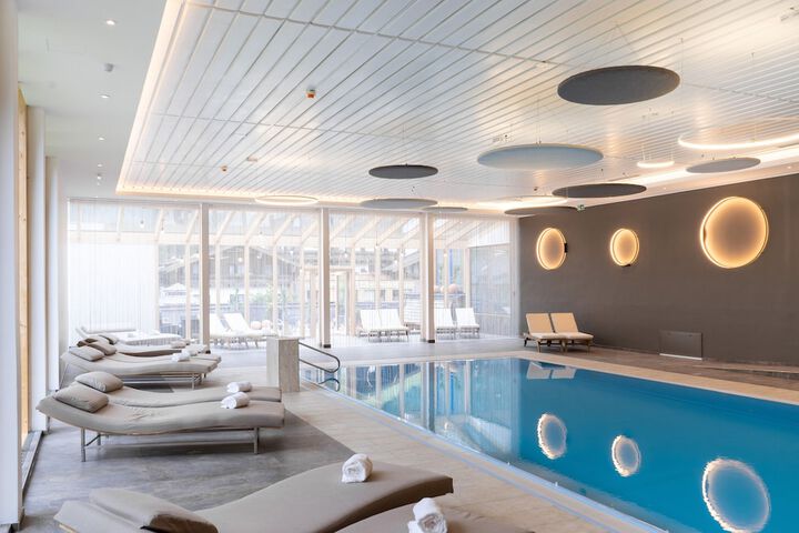 Hotel with Pool