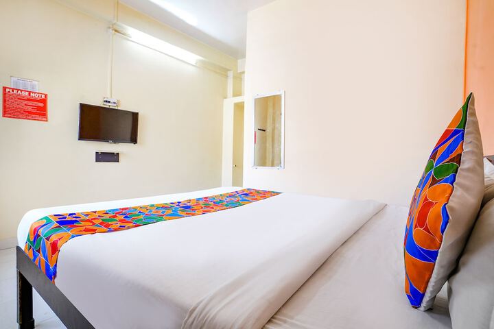 Room 16 of 28