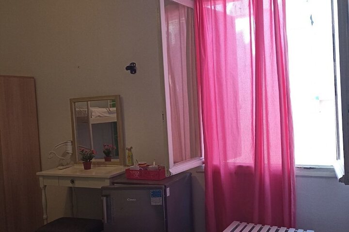 Room 37 of 72