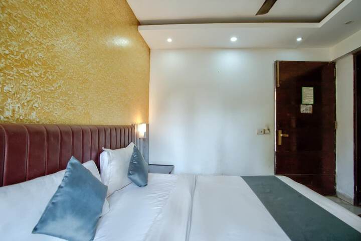 Room 14 of 66