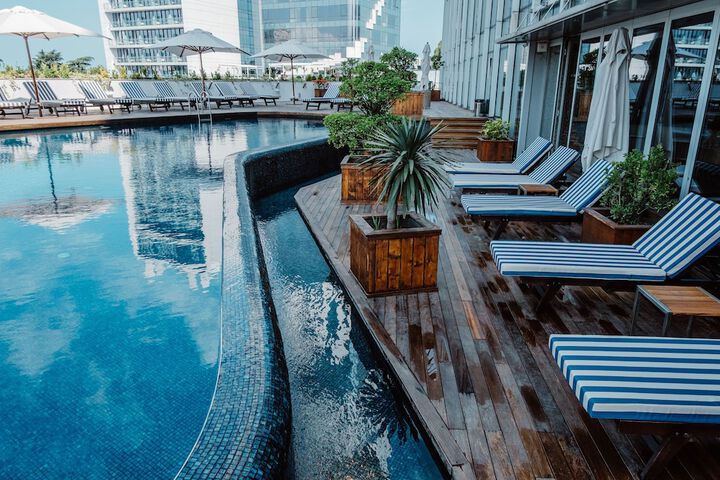 Pool 107 of 204