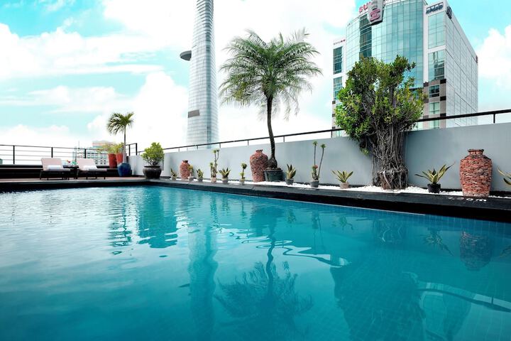 Pool Hotel