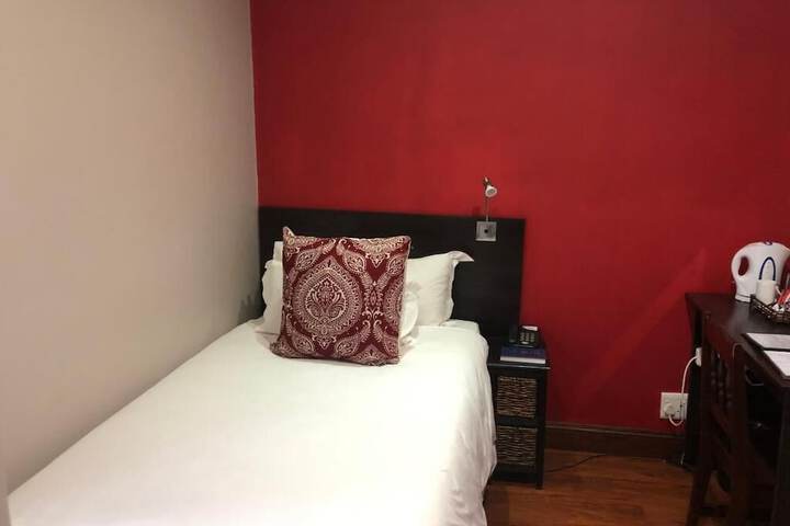 Room 20 of 108