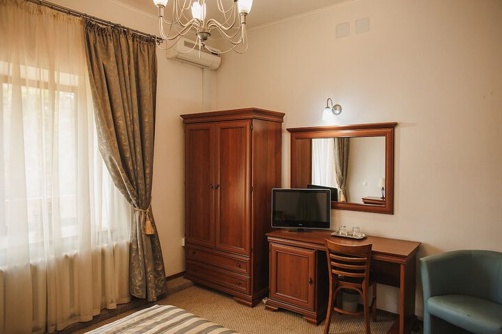 Room 9 of 89
