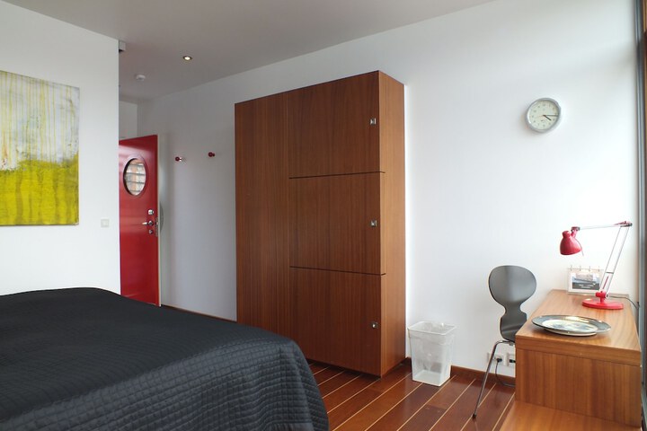 Room 10 of 71