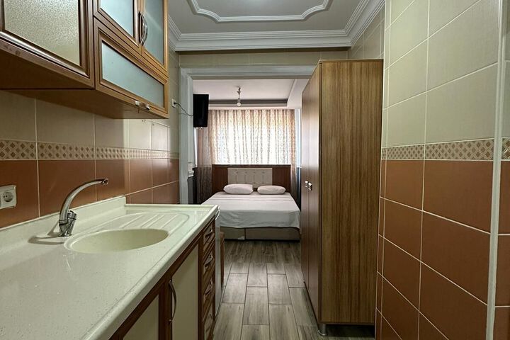 Room 6 of 14