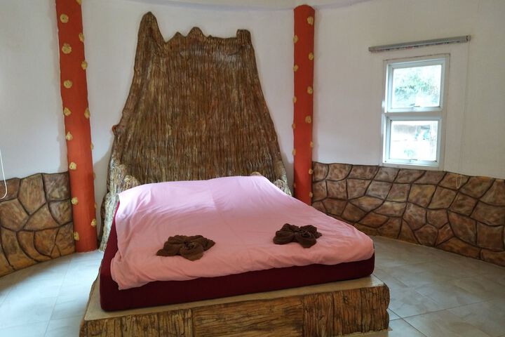 Room 8 of 15
