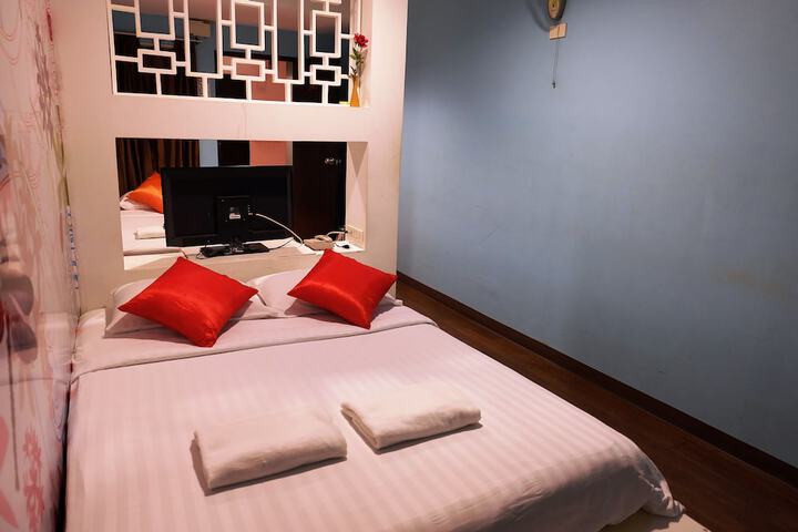 Room 16 of 130