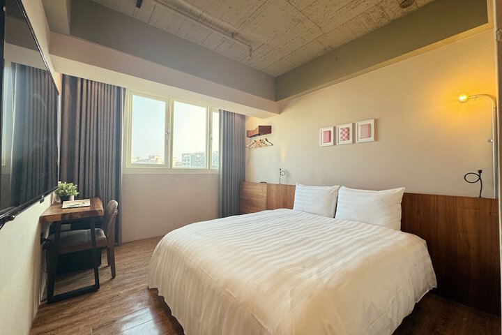 Room 13 of 65