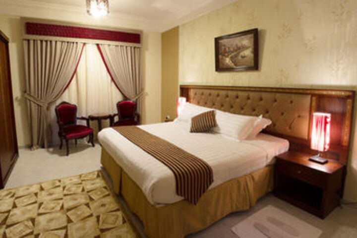 Room 7 of 38