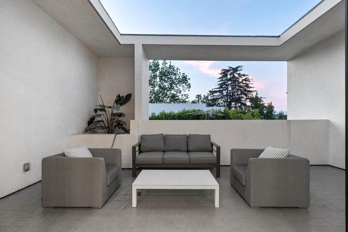 Terrace/Patio 11 of 31