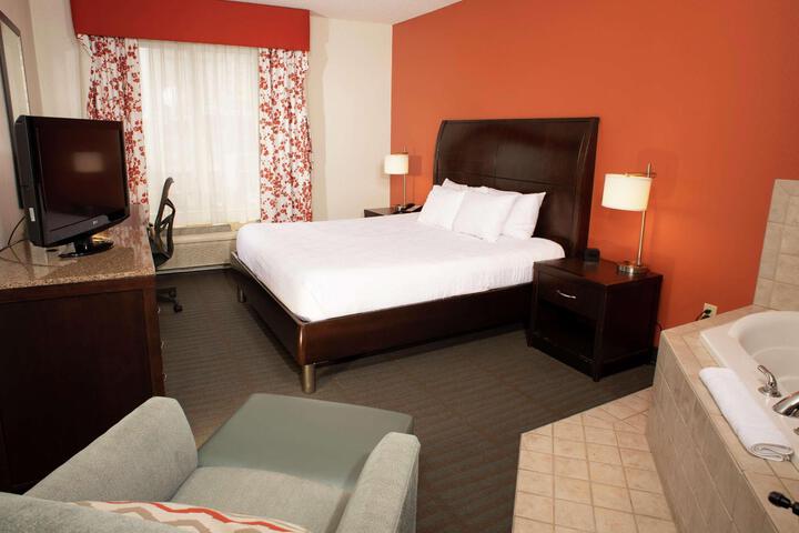 1 King Bed Accessible (8 of 28)