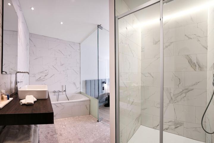 Bath Photo