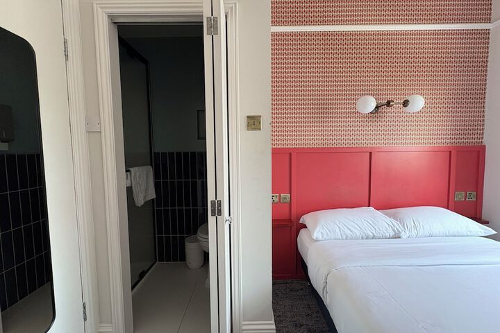 Room 68 of 78