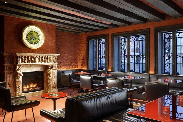 Hotel Lobby