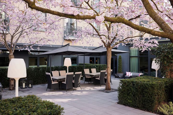 Hotel Exterior 54 of 64