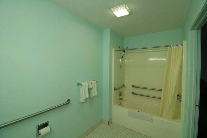 Room 18 of 22