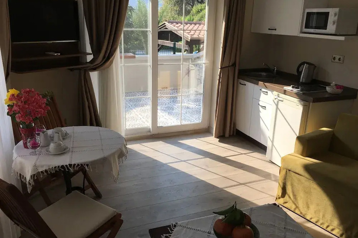 Room 2 of 20