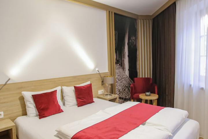 Room 16 of 70