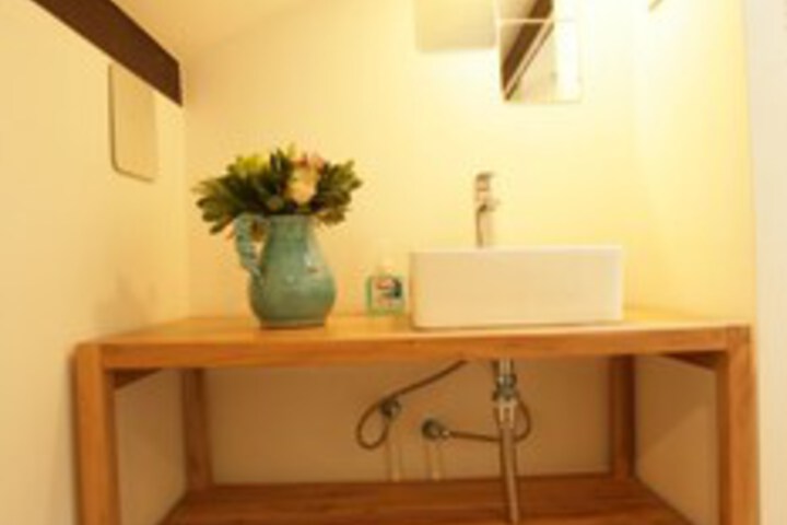 Room 2 of 30