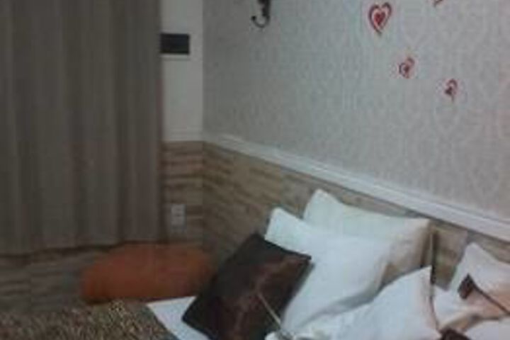 Room 14 of 33
