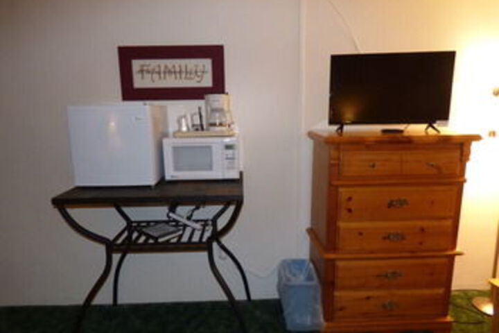 Room 32 of 35