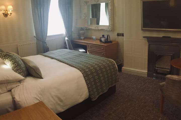 Room 13 of 50