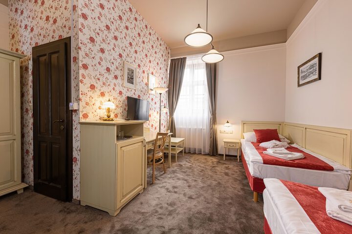 Room 14 of 74