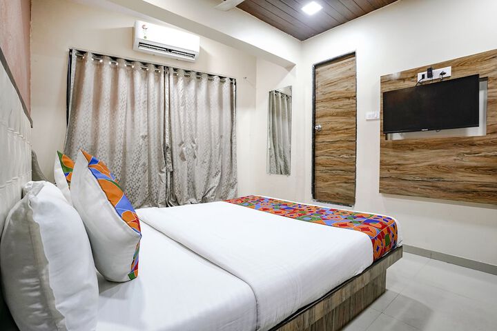 Room 15 of 28