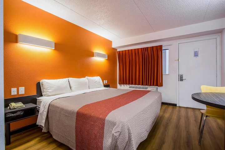 Room 22 of 47