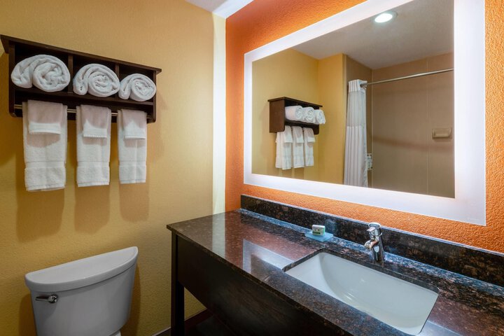 Room 21 of 43