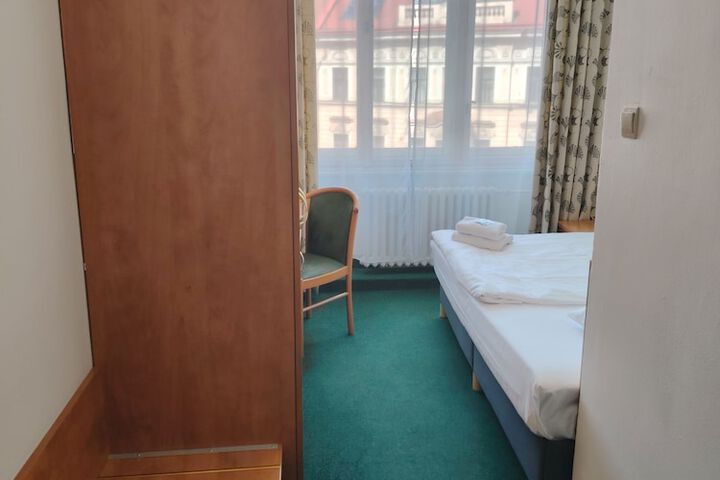 Room 18 of 51
