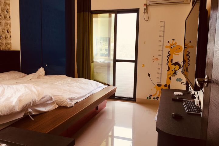 Room 2 of 7