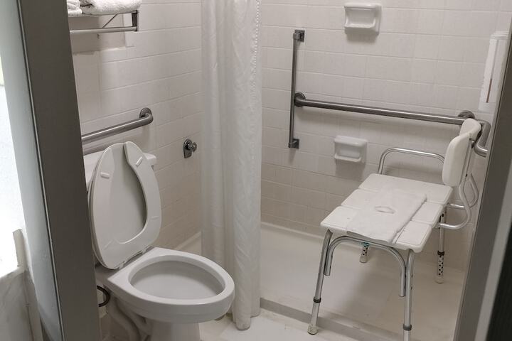 Room 152 of 190