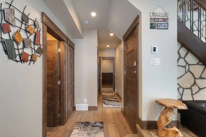 Room 11 of 21