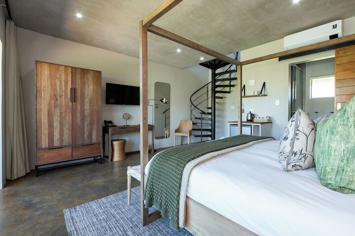 Room 13 of 95
