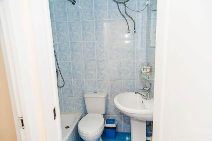 Room 42 of 60